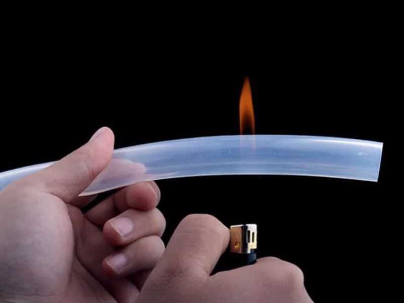 採用耐高溫矽膠管對加熱流體進行保溫