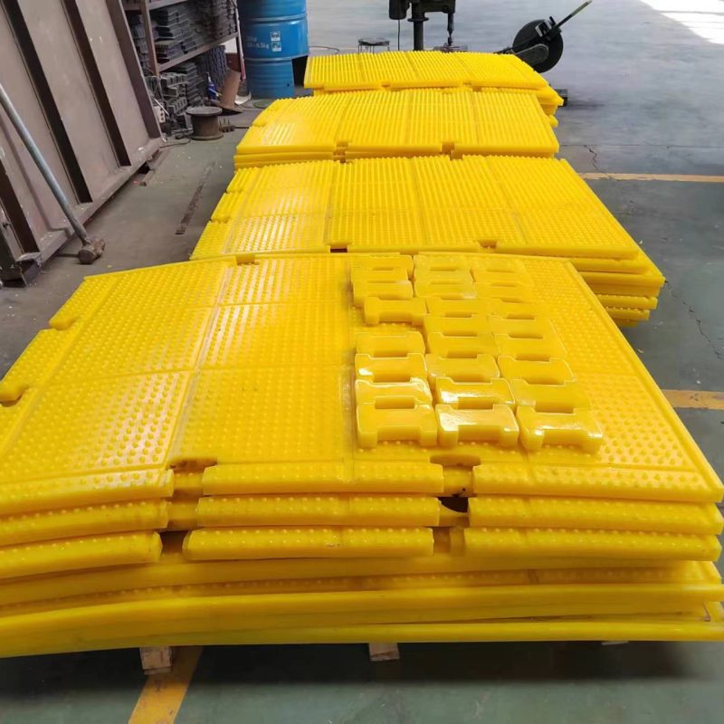 These are drilling floor safety mats from Suconvey Factory
