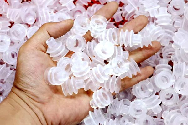 Suconvey Rubber | Silicone rubber plug manufacturer