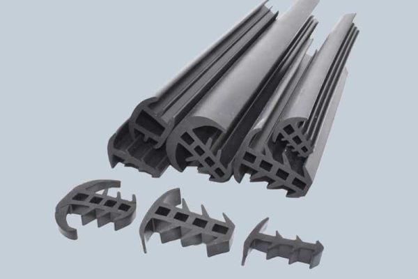 Suconvey Rubber | T shape silicone strip manufacturer